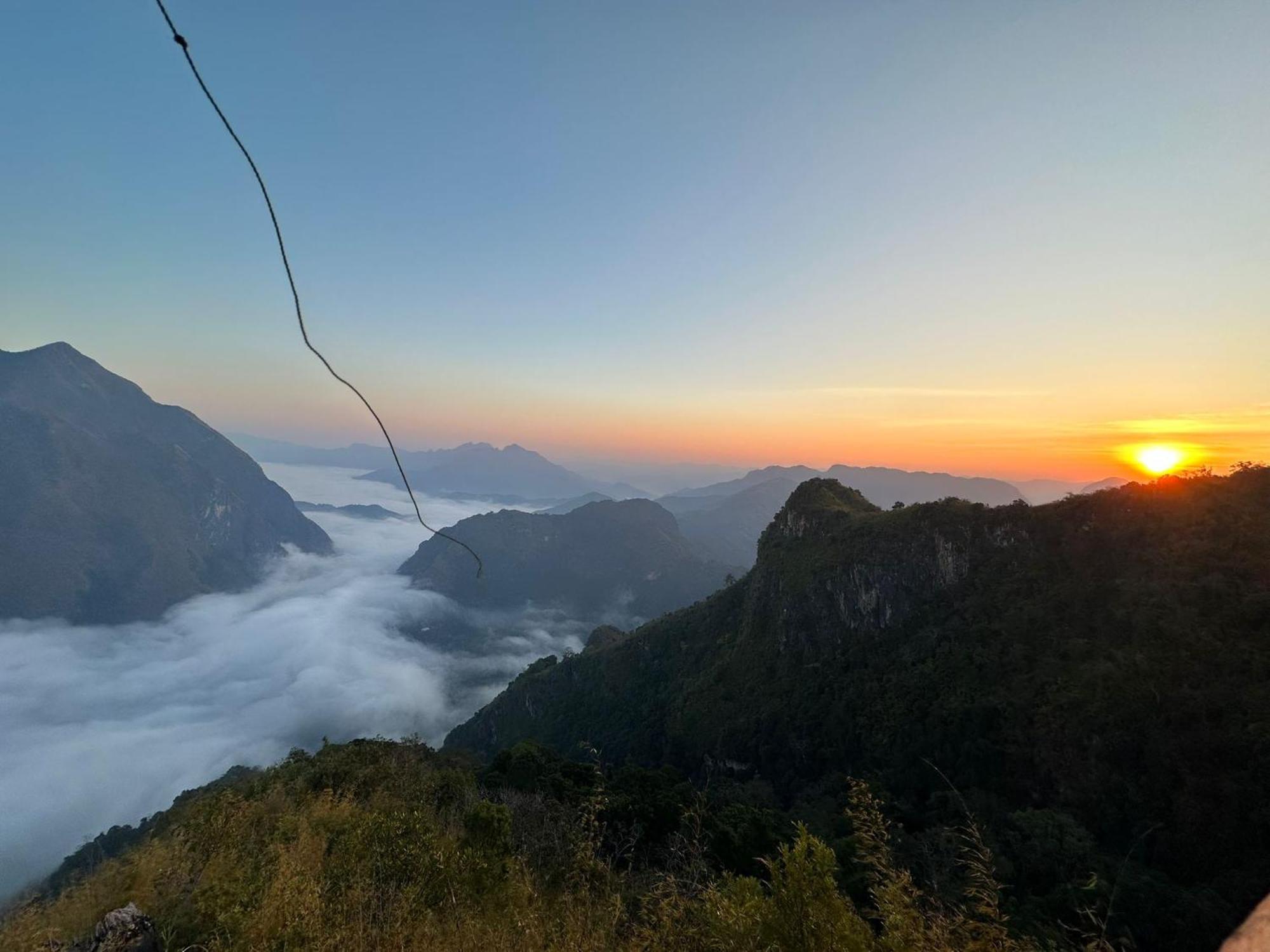 Heaven Backpackers Hostel & Camping Tours Nong Khiaw Exterior photo